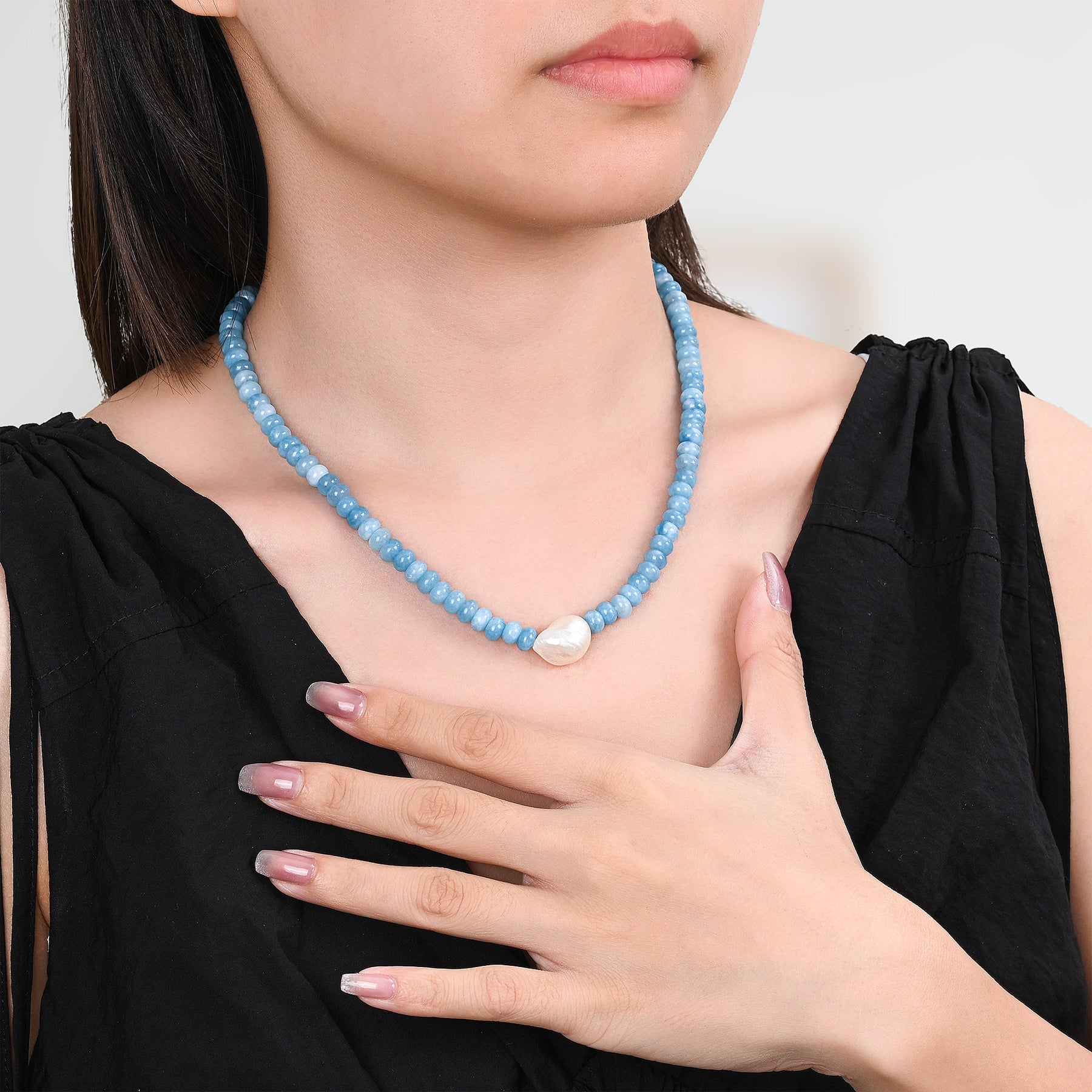 Colar de Pérolas Jade Blossom