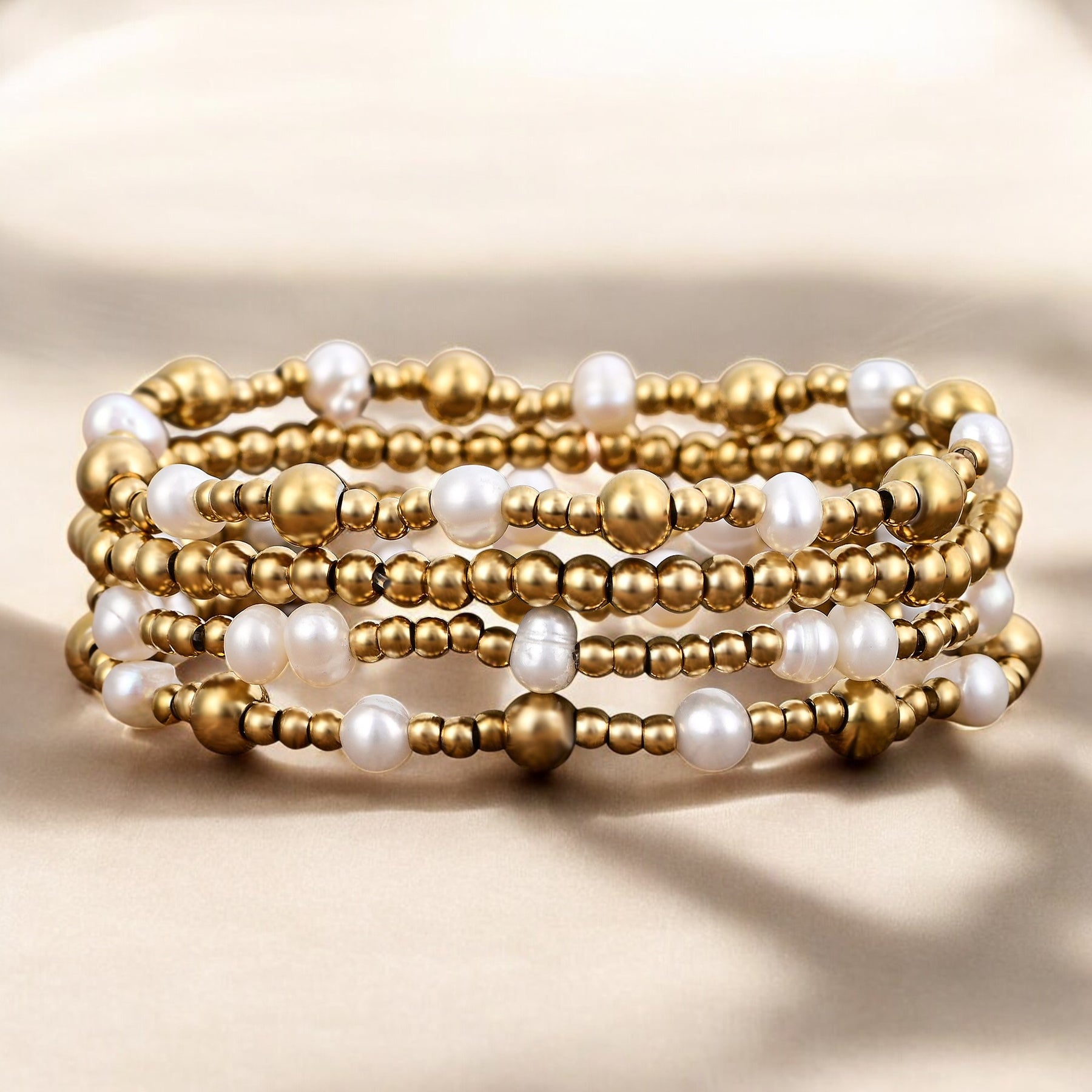 Conjunto de Pulseiras com Pérolas Douradas Cintilantes