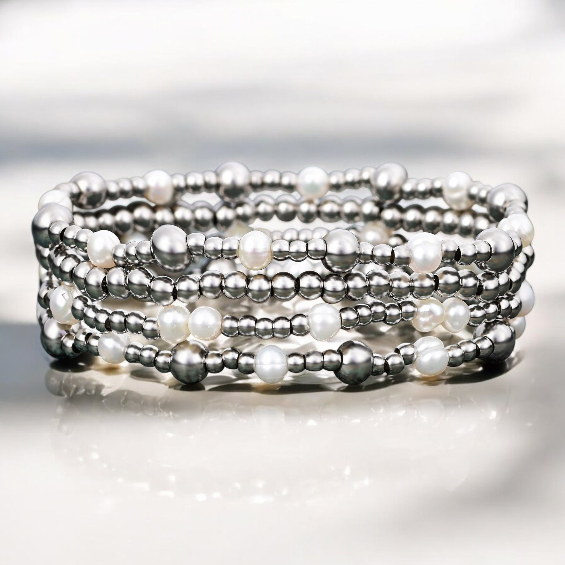 Conjunto de pulseiras de pérolas cintilantes
