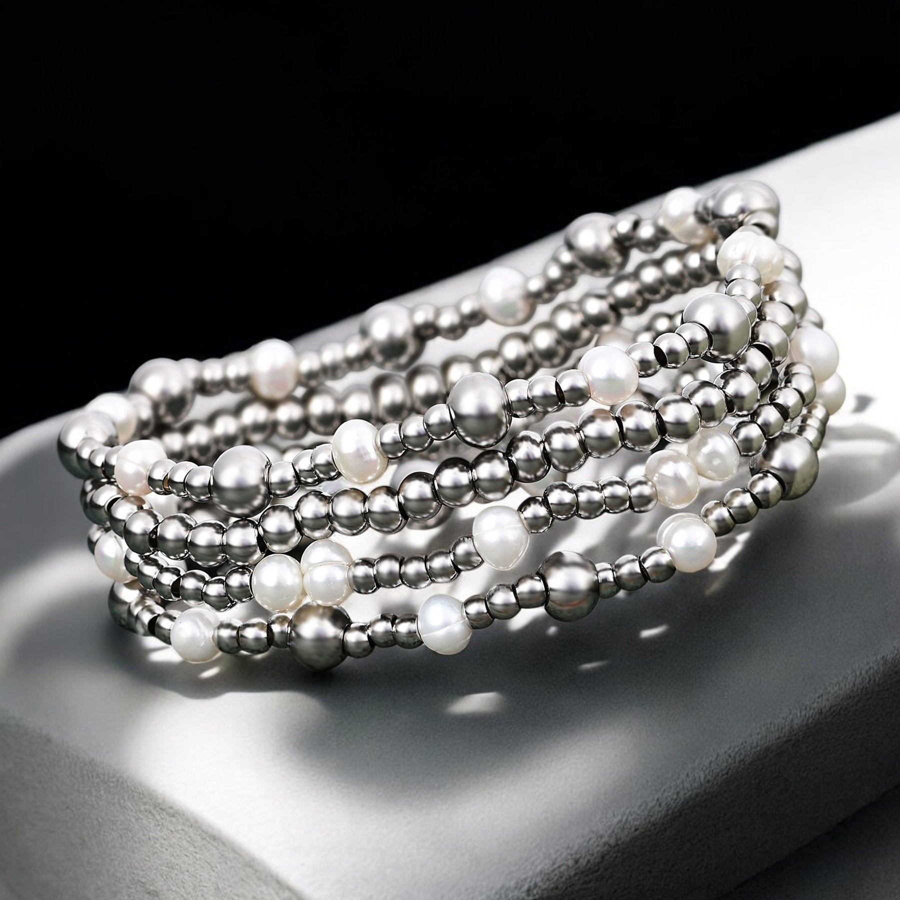 Conjunto de pulseiras de pérolas cintilantes