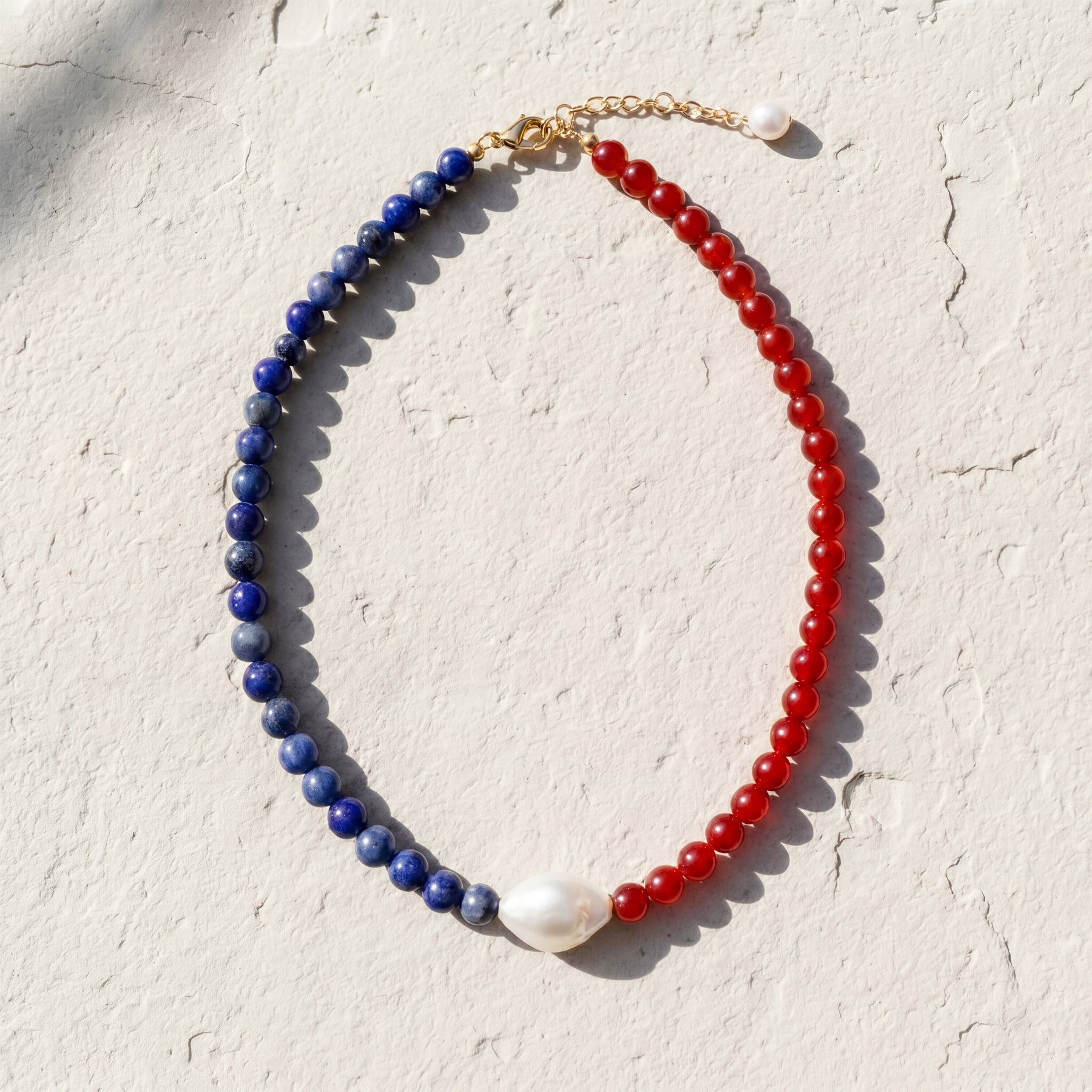 Colar de Pérolas com Contas Britannia do Reino Unido