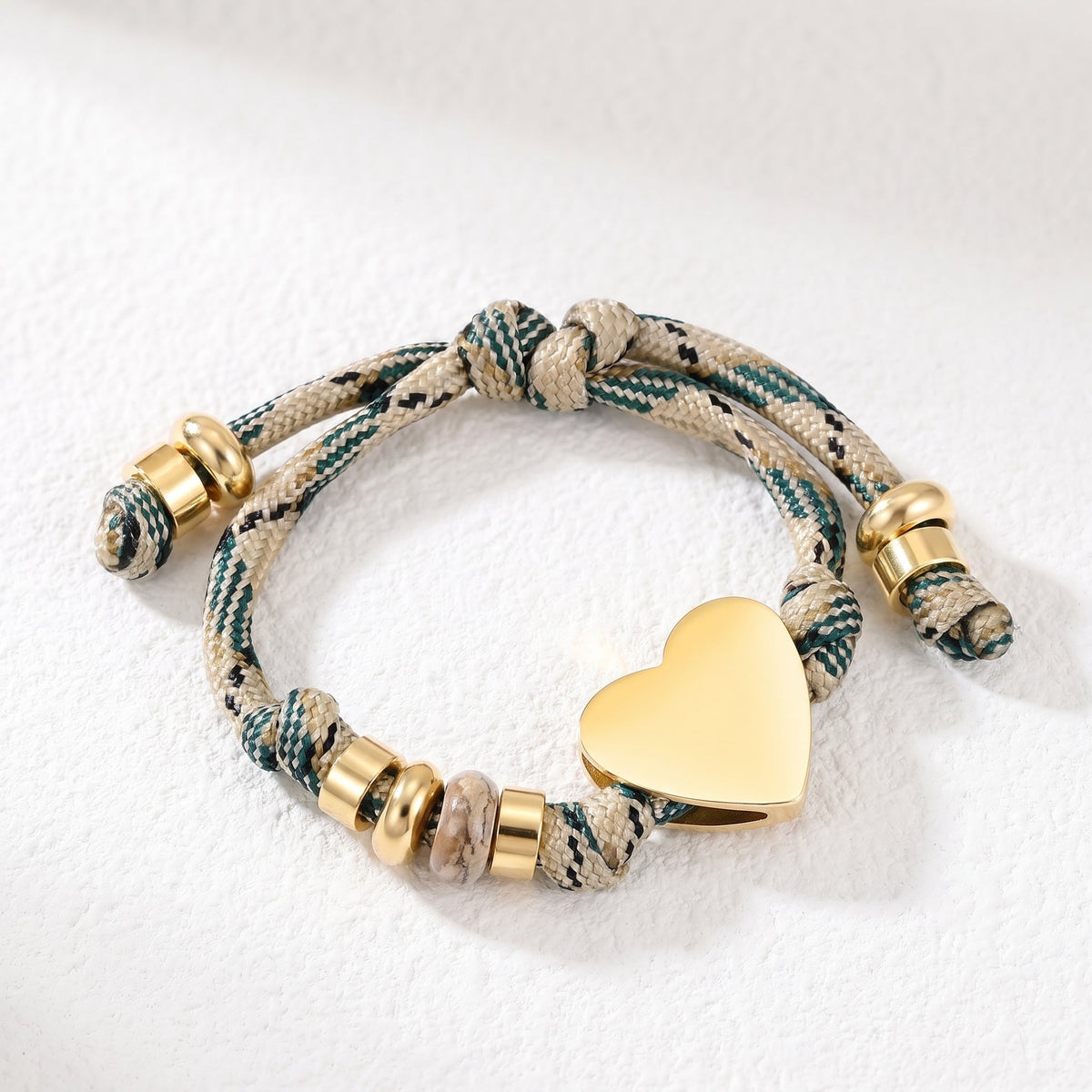 Pulseira de cordão com nó do amor