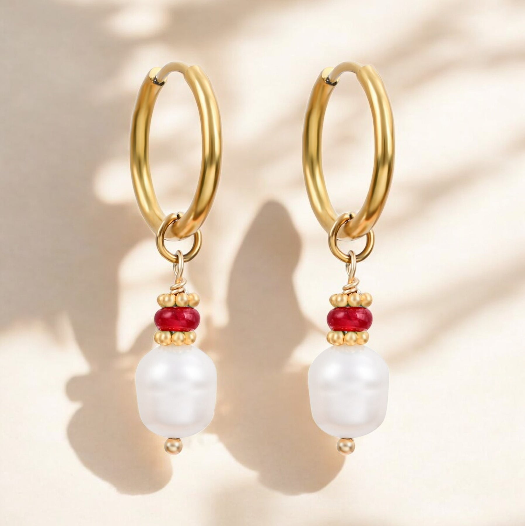 Brincos de Argola Golden Grace Pearl & Jade Agate