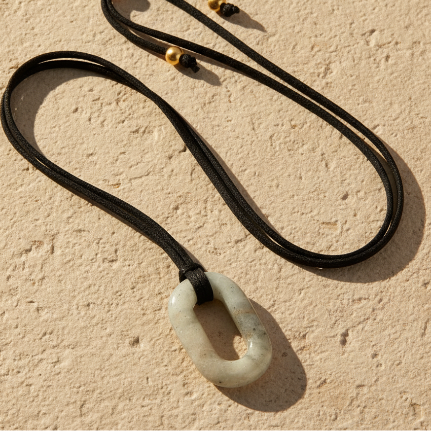 Colar Serenidade Labradorita de Camurça